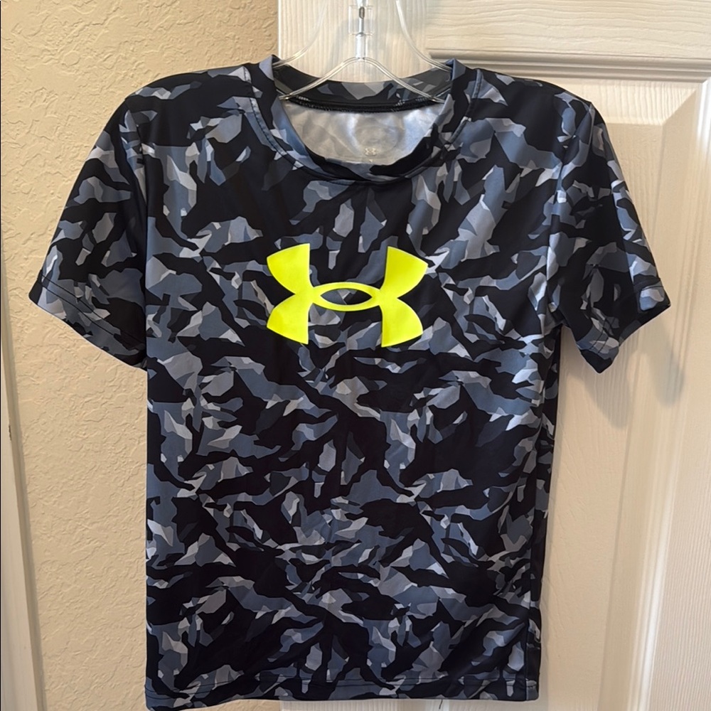 Under Armour Kids Camo T-Shirt - Black and Yellow